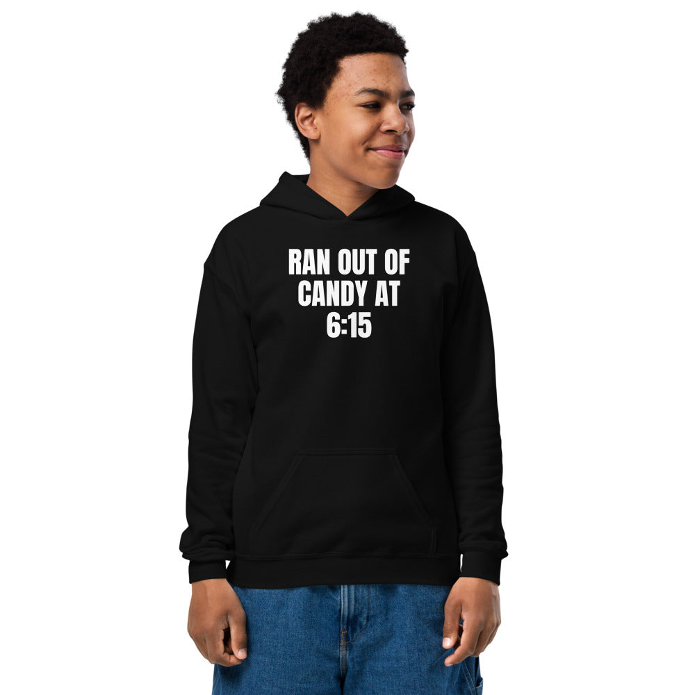 RAN OUT OF CANDY AT 6:15 kids hoodie, black
